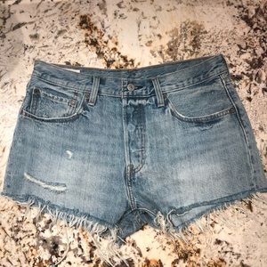 Womens 501 Levi’s cut off jean shorts 30 mid rise